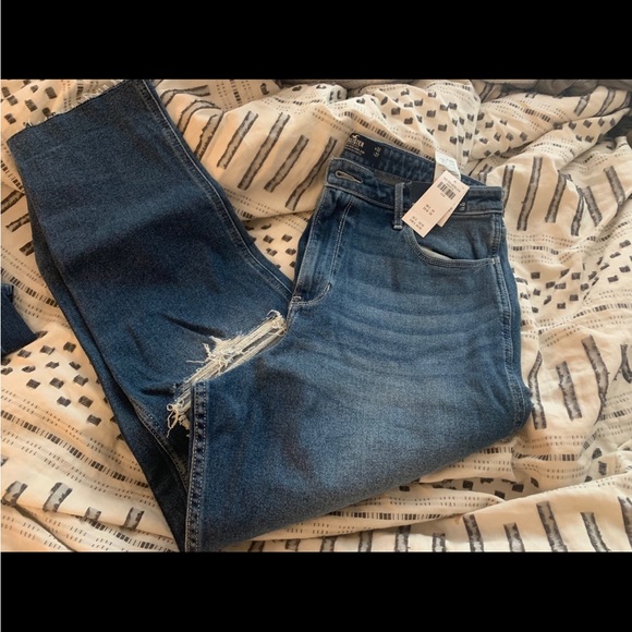BNWT Hollister Jeans - Picture 2 of 2
